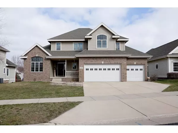 1207 Dartmouth Dr, Waunakee, WI 53597