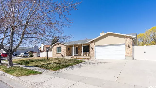 South Jordan, UT 84009,9960 S YORKSHIRE DR