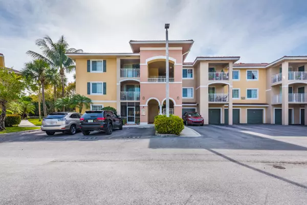 West Palm Beach, FL 33411,6410 Emerald Dunes 101