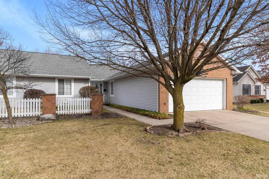 52264 Tawnybrook Lane, South Bend, IN 46637