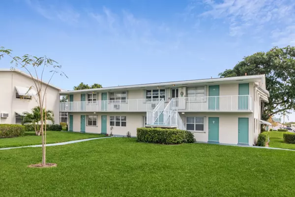 Boynton Beach, FL 33435,300 W Horizons 104