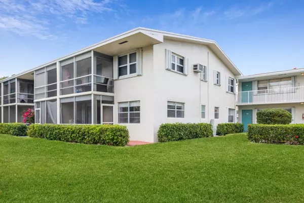 Boynton Beach, FL 33435,300 W Horizons 104