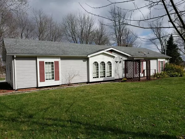 48 N 650 E, Pierceton, IN 46562