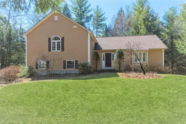 3 Evergreen LN, Amherst, NH 03031