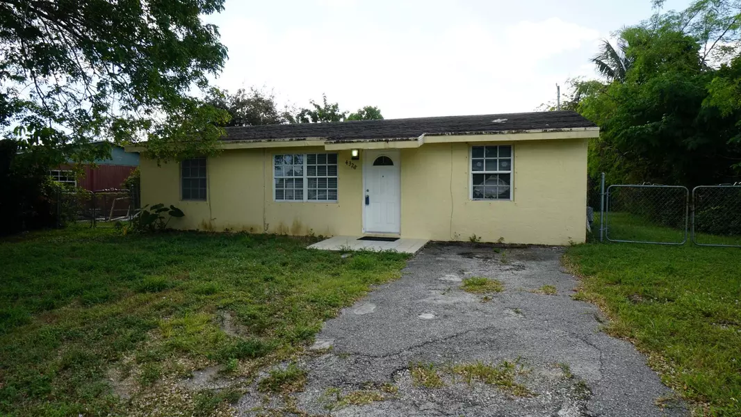 4328 Pine ST, West Palm Beach, FL 33406