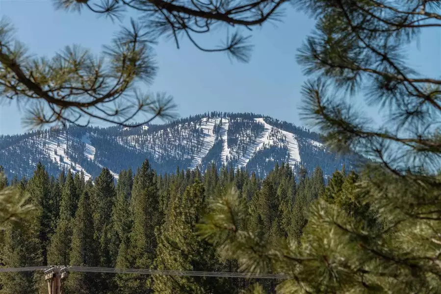 11809 River View Court, Truckee, CA 96161