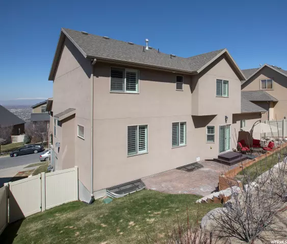 Draper, UT 84020,252 E RED LEAF DR S