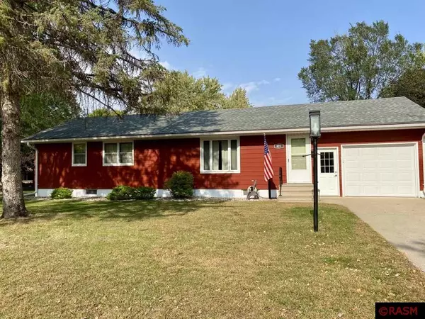 821 Austin Drive, St. Peter, MN 56082