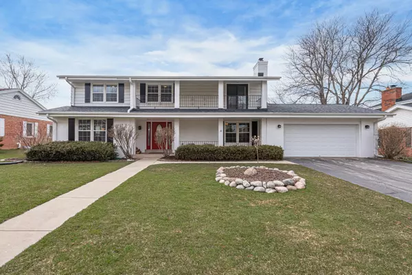 12557 N Jacqueline Ct, Mequon, WI 53092