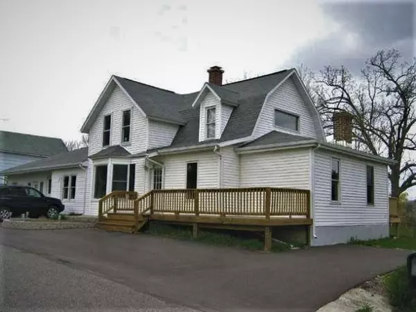 W8564 Benton St, Briggsville, WI 53920