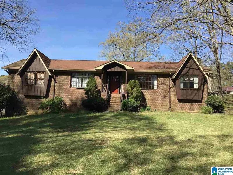 204 MOON CIRCLE, Hueytown, AL 35023