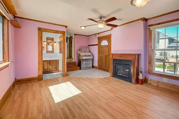 Beaver Dam, WI 53916,701 S Center St