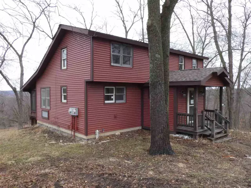 8202 Valley View Rd, Mount Hope, WI 53816