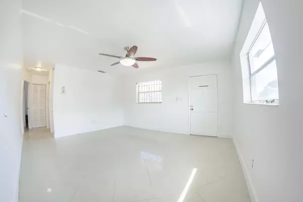 Pompano Beach, FL 33060,344 SW 1st ST 6