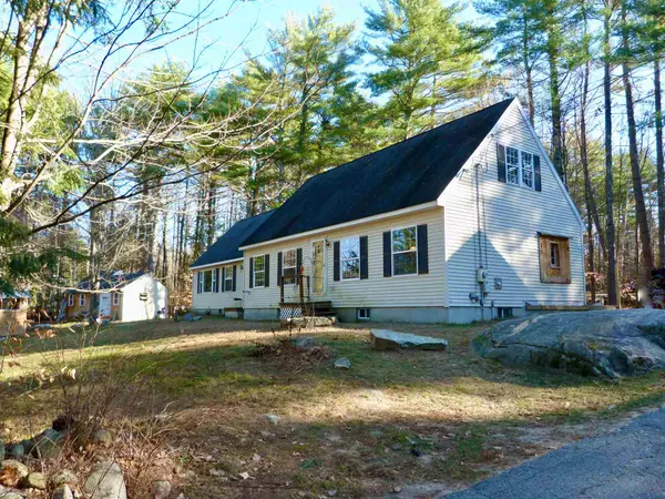 6 Birch LN, Tuftonboro, NH 03816