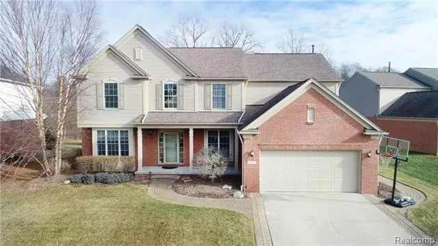 1679 BLUSHING CRT, Rochester Hills, MI 48307