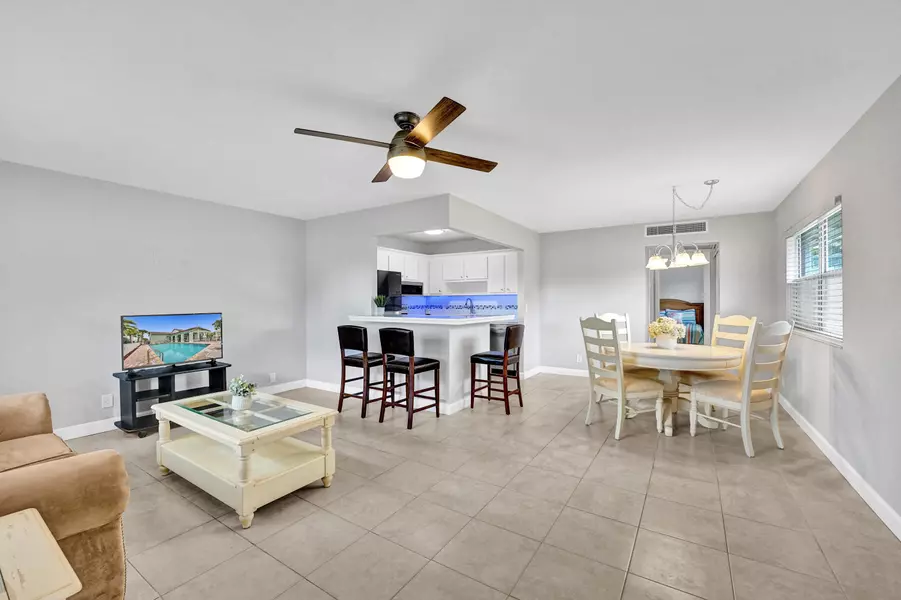 99 E Waterford, Delray Beach, FL 33446