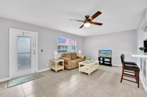 Delray Beach, FL 33446,99 E Waterford