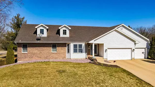 1696 Chadsworth Dr, Sun Prairie, WI 53590