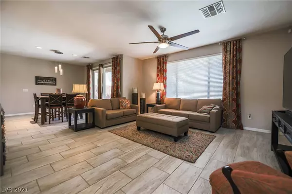 Las Vegas, NV 89179,7774 Wolf Wood Court