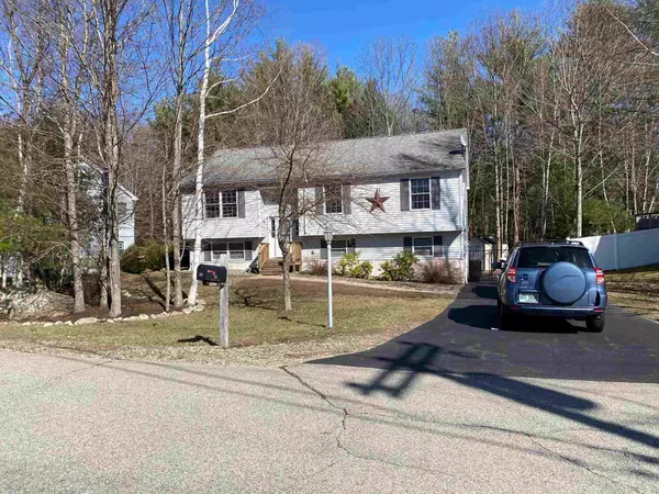 31 Sky View DR, Farmington, NH 03835