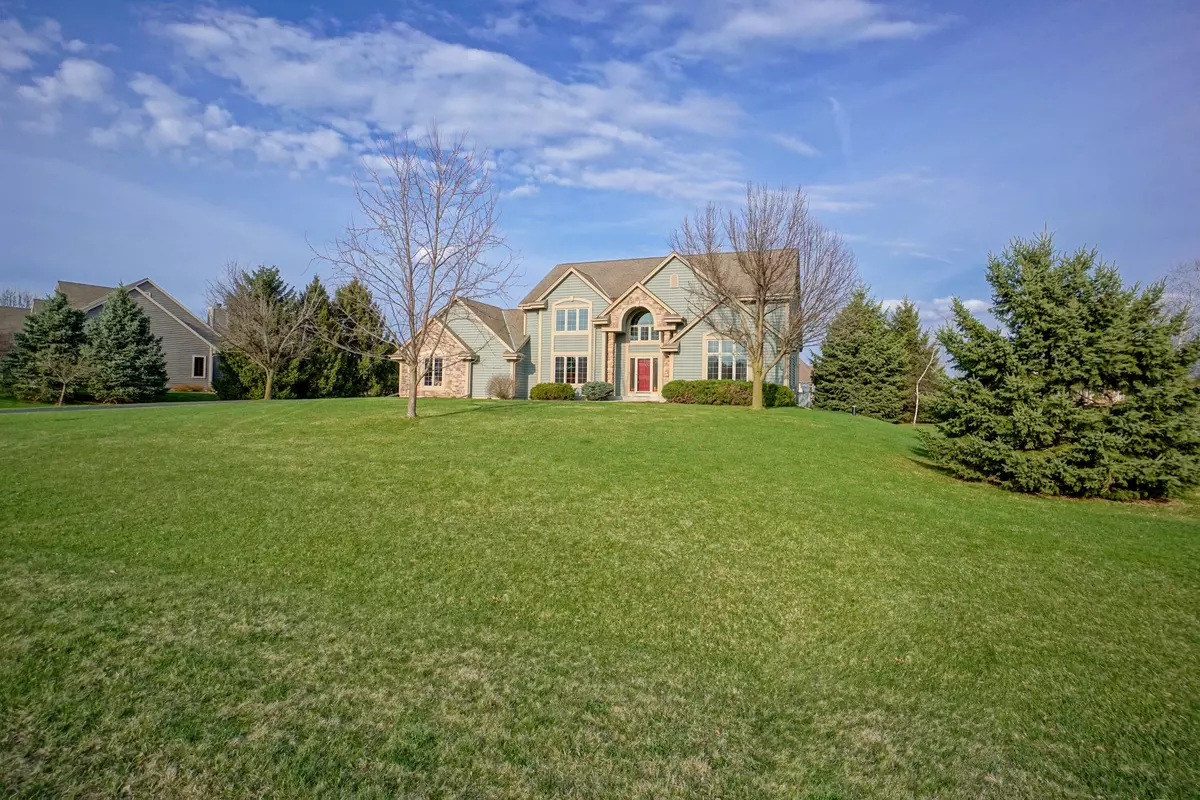 Summit, WI 53066,848 Burr Oak Ln