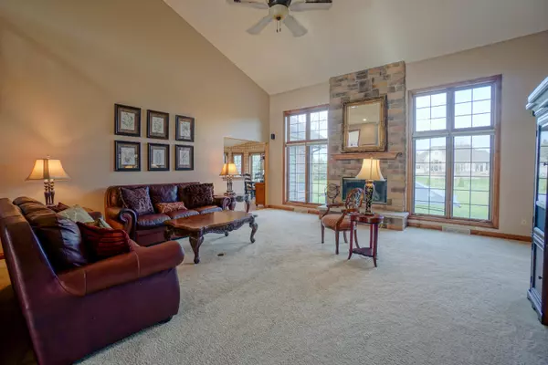 Summit, WI 53066,848 Burr Oak Ln