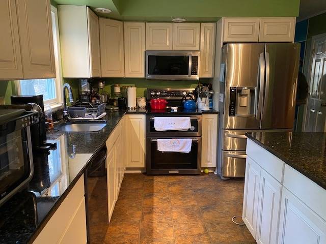 Brattleboro, VT 05301,409 Hillwinds RD