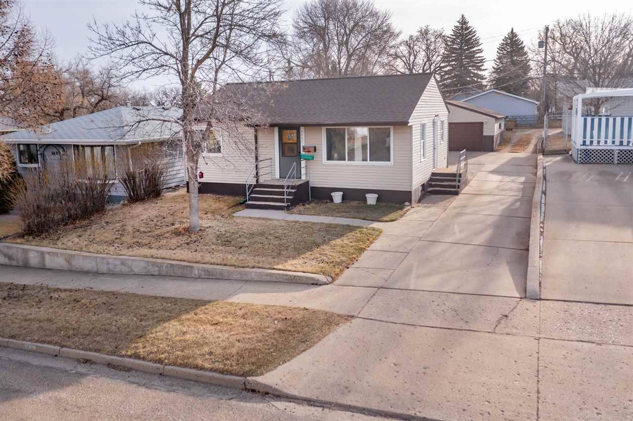 1437 7th St. SW, Minot, ND 58701