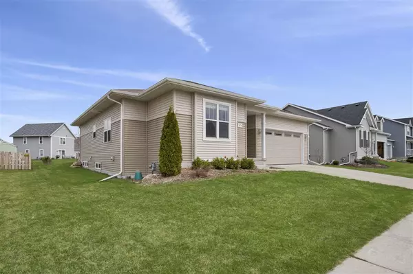 Sun Prairie, WI 53590,870 Cedar Ln