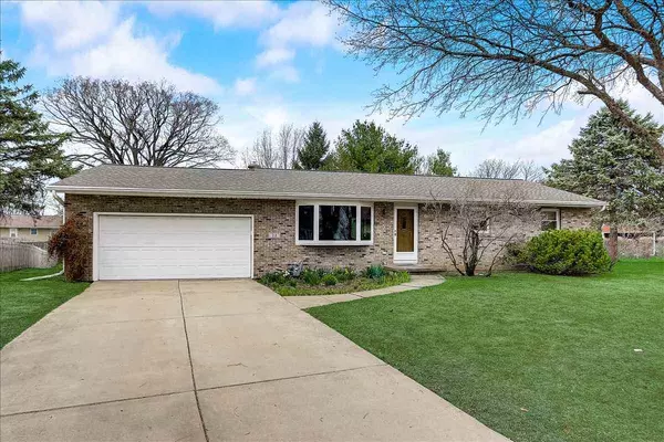 22 Lukken Ct, Madison, WI 53704