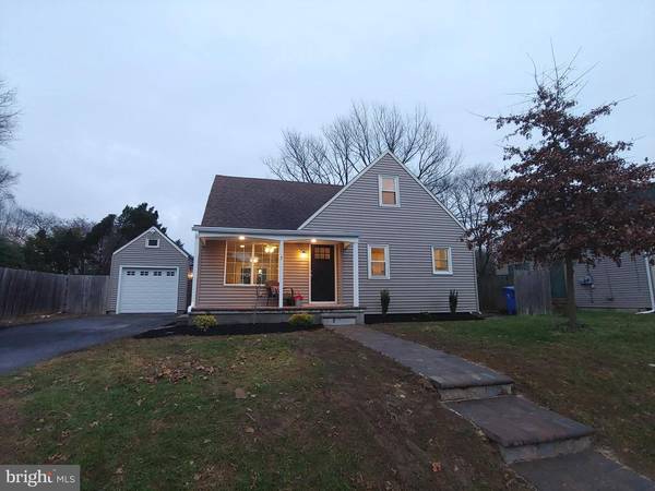 7 WOODPECKER LN, Mount Holly, NJ 08060