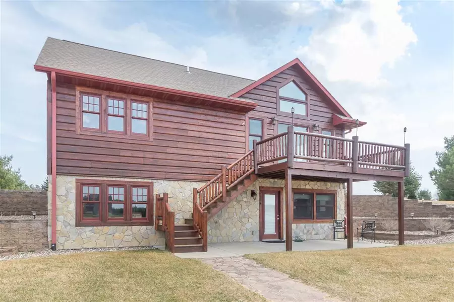 N8123 Castaway Dr, New Lisbon, WI 53950