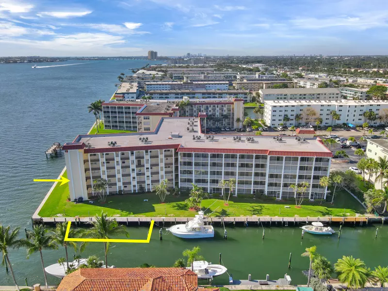 105 Paradise Harbour BLVD 304, North Palm Beach, FL 33408