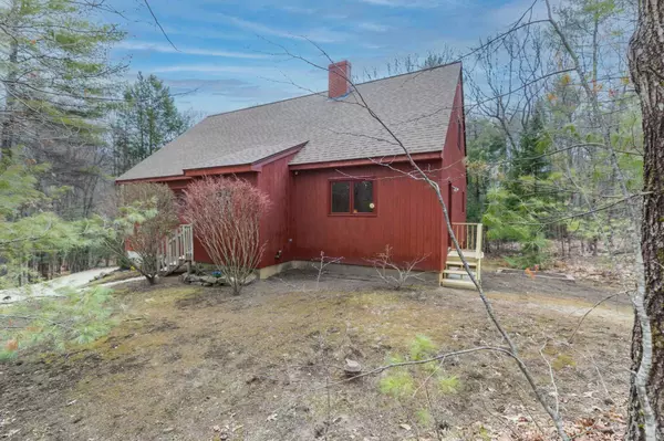 172 Ayers Cove DR, Barrington, NH 03825