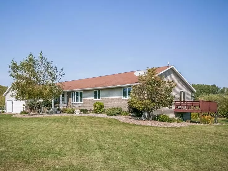 1424 County Road W, Stoughton, WI 53589