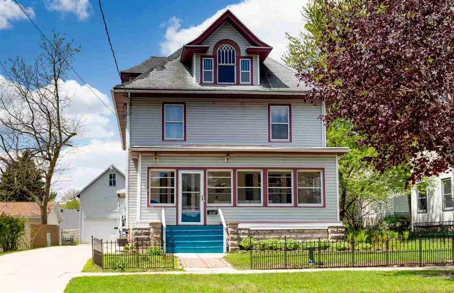 216 N Franklin St, Stoughton, WI 53589