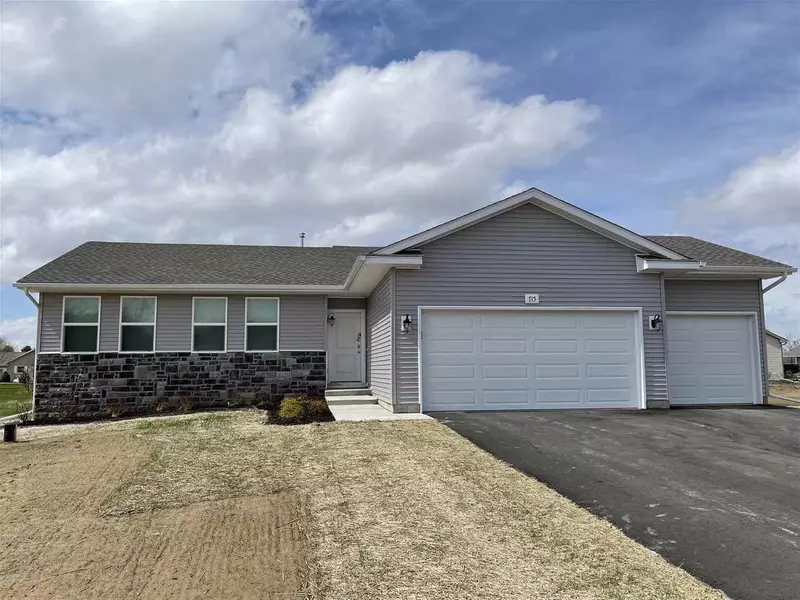 W715 Sandtrap Terr, Brodhead, WI 53520