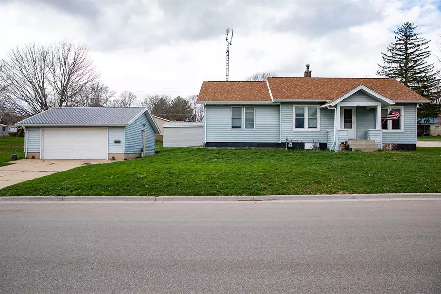 1020 Washington St, Fennimore, WI 53809