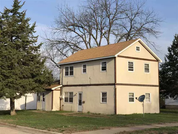 703 N Beaumont Rd, Prairie Du Chien, WI 53821