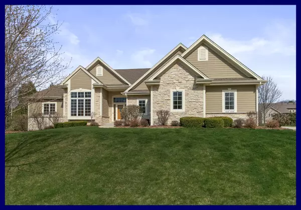 W216N5542 Adamdale Dr, Menomonee Falls, WI 53051