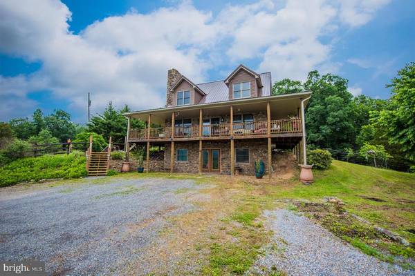 1033 MURPHY RD, Berkeley Springs, WV 25411