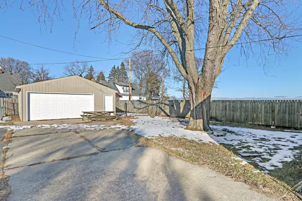 Somers, WI 53140,614 17th St