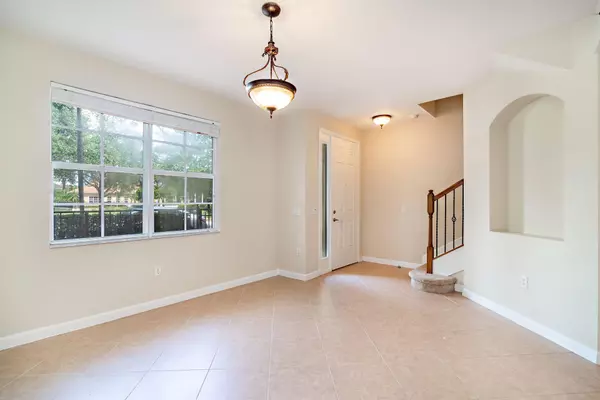 Palm Beach Gardens, FL 33410,2307 Amalfi WAY