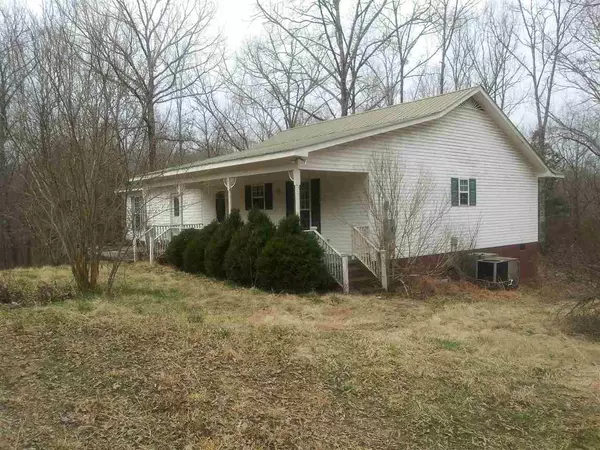 210 OAKLEY RD, Savannah, TN 38372