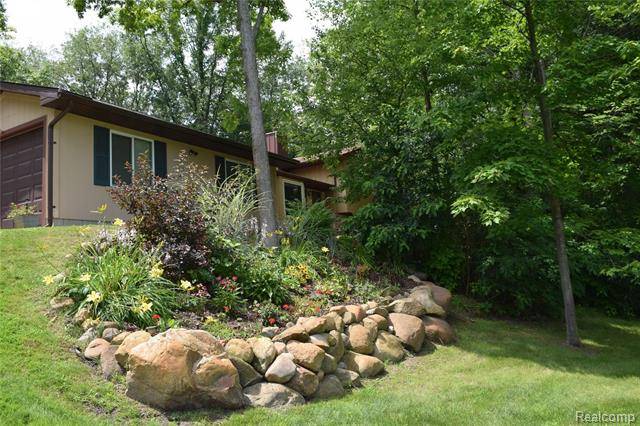 1289 TRACILEE DR, Marion Twp, MI 48843