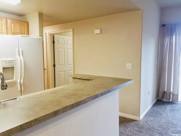 Sandy, UT 84070,165 W ALBION VILLAGE WAY S #306