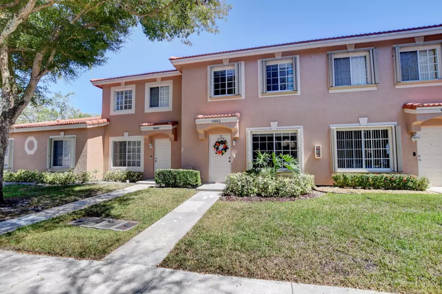 9882 Kamena CIR, Boynton Beach, FL 33436