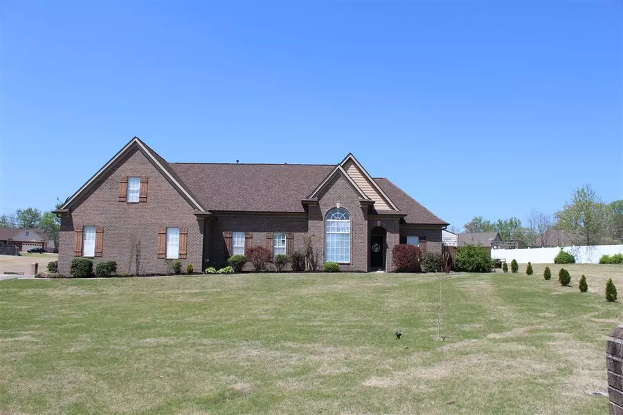 22 DOGWOOD TRCE, Atoka, TN 38004