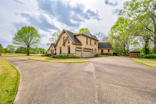 Piperton, TN 38017,175 BRIER HILLS DR